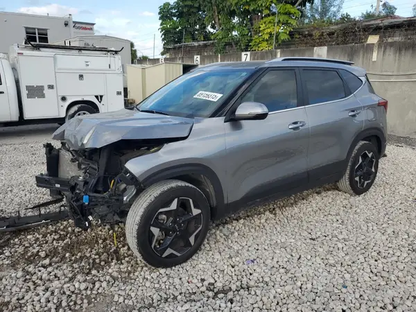 KNDER2AA1R7563528 2024 KIA SELTOS - Image 1