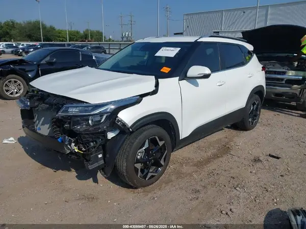 KNDER2AA1S7682220 2025 KIA SELTOS - Image 2