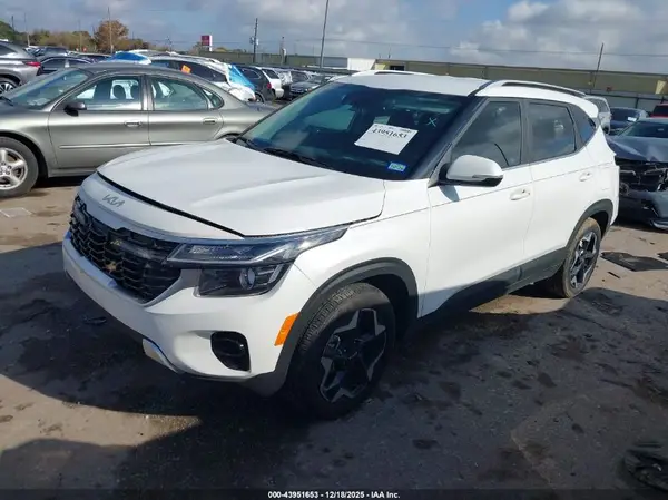 KNDER2AA1S7715037 2025 KIA SELTOS - Image 2