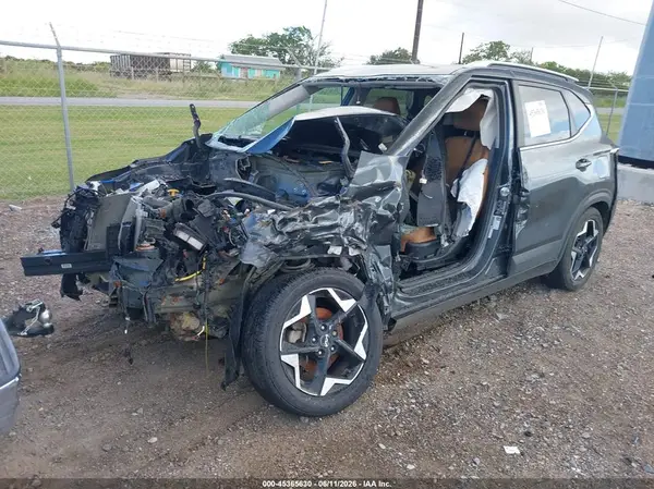 KNDER2AA2R7472140 2024 KIA SELTOS - Image 2