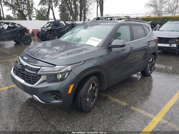KNDER2AA2S7796839 2025 KIA SELTOS - Image 2