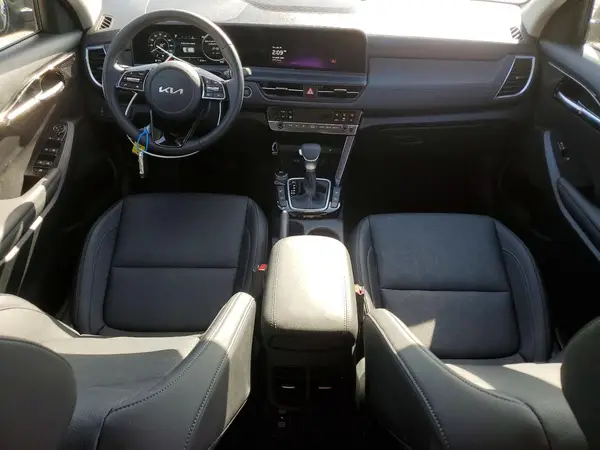 KNDER2AA2S7805409 2025 KIA SELTOS - Image 8