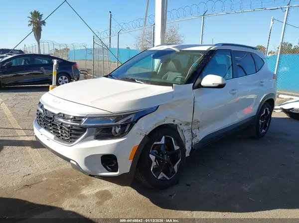 KNDER2AA3S7703410 2025 KIA SELTOS - Image 2
