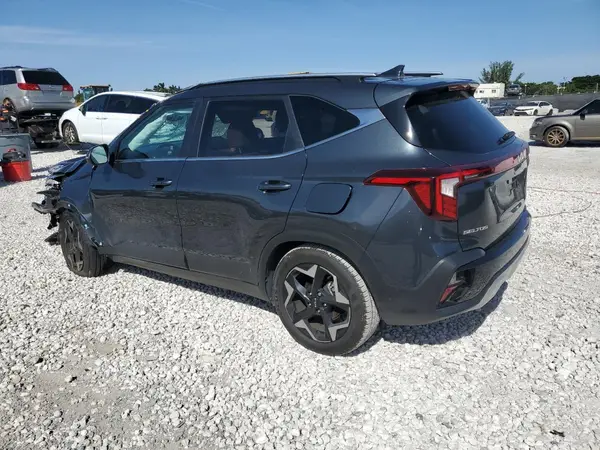 KNDER2AA3S7704024 2025 KIA SELTOS - Image 2
