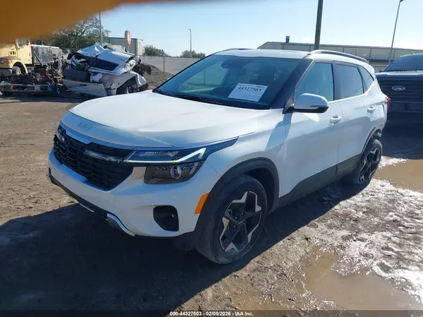 KNDER2AA4S7696919 2025 KIA SELTOS - Image 2