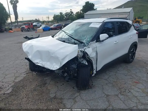 KNDER2AA4S7782621 2025 KIA SELTOS - Image 2
