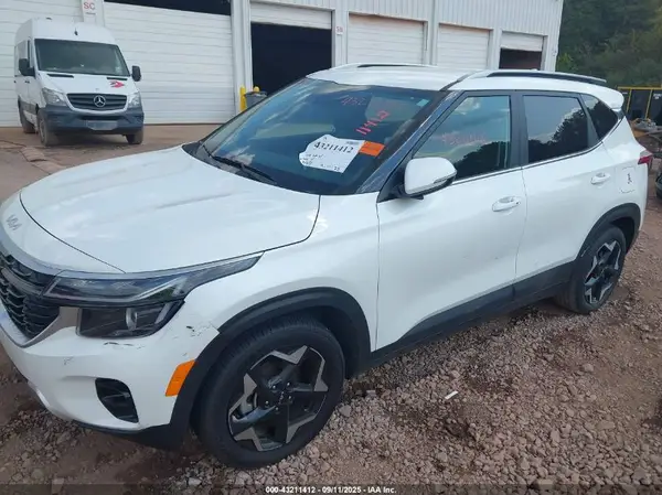 KNDER2AA6R7470603 2024 KIA SELTOS - Image 2