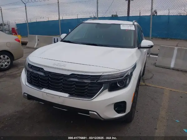 KNDER2AA6R7636179 2024 KIA SELTOS - Image 2