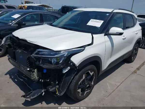 KNDER2AA6R7662880 2024 KIA SELTOS - Image 2