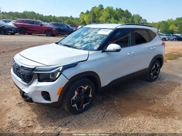 KNDER2AA6S7771507 2025 KIA SELTOS - Image 2