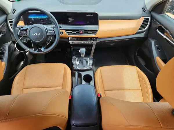 KNDER2AA7R7525737 2024 KIA SELTOS - Image 8