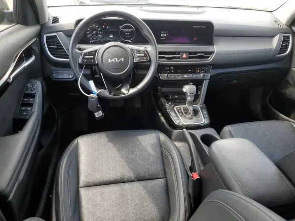KNDER2AA7R7654013 2024 KIA SELTOS - Image 8