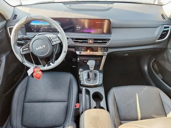 KNDER2AA7S7715012 2025 KIA SELTOS - Image 8