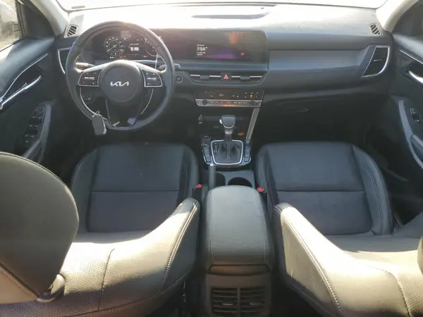 KNDER2AA8R7552395 2024 KIA SELTOS - Image 8