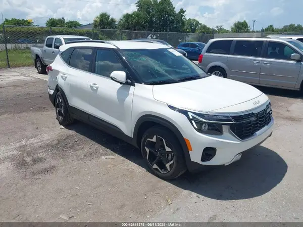 KNDER2AA9R7500225 2024 KIA SELTOS - Image 1