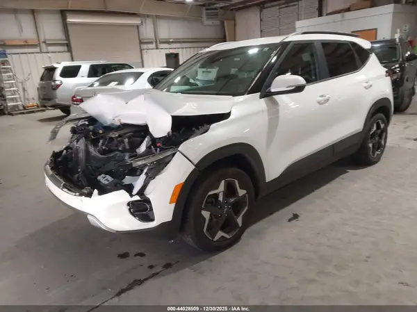 KNDER2AAXR7570882 2024 KIA SELTOS - Image 2