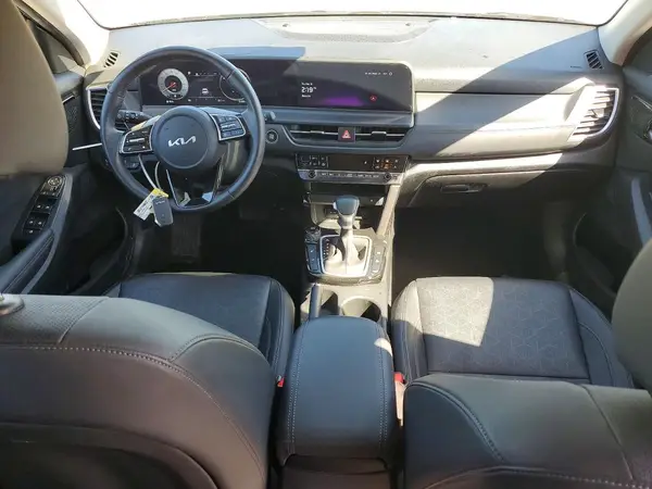 KNDER2AAXR7643104 2024 KIA SELTOS - Image 8