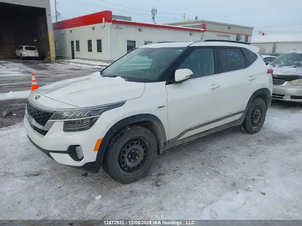 KNDERCAA0M7136467 2021 KIA SELTOS - Image 2
