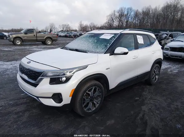 KNDERCAA0M7176791 2021 KIA SELTOS - Image 2