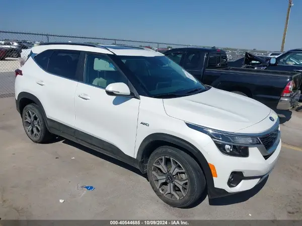KNDERCAA0M7218537 2021 KIA SELTOS - Image 1