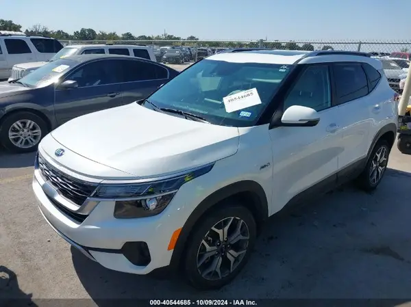 KNDERCAA0M7218537 2021 KIA SELTOS - Image 2