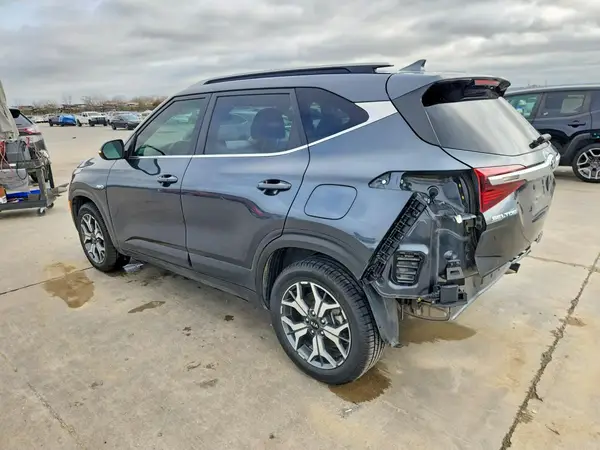 KNDERCAA1M7046096 2021 KIA SELTOS - Image 2