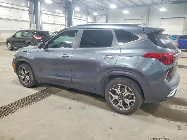 KNDERCAA1M7121833 2021 KIA SELTOS - Image 2