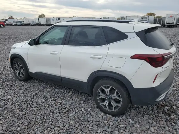 KNDERCAA1M7125624 2021 KIA SELTOS - Image 2