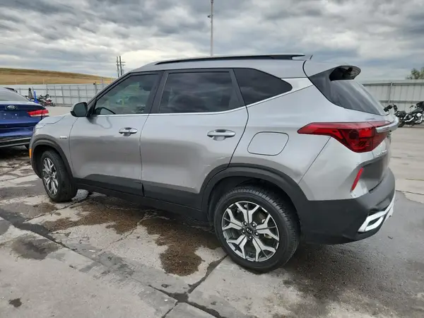 KNDERCAA1M7168876 2021 KIA SELTOS - Image 2