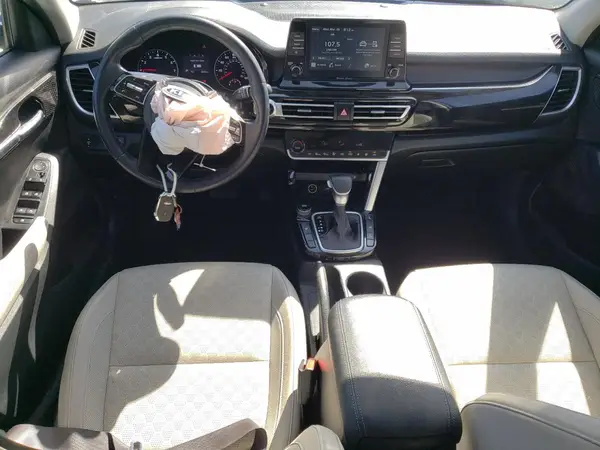 KNDERCAA1M7194684 2021 KIA SELTOS - Image 8