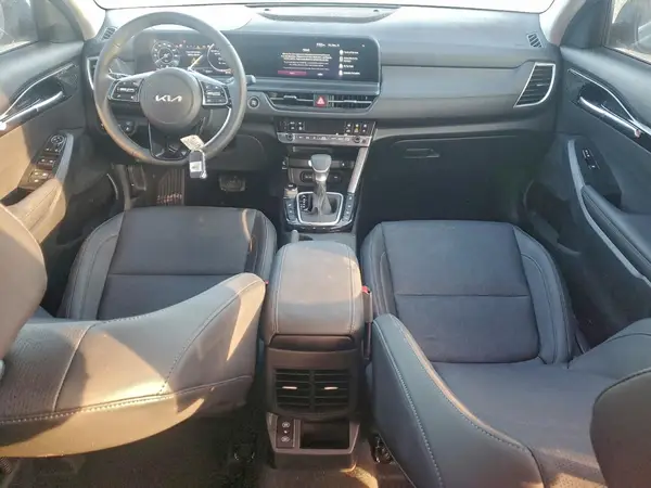 KNDERCAA1S7801793 2025 KIA SELTOS - Image 8