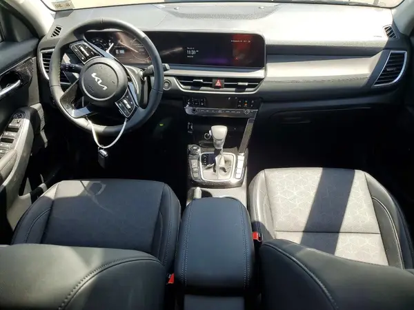 KNDERCAA1S7806038 2025 KIA SELTOS - Image 8