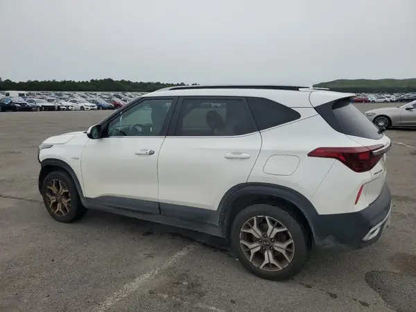 KNDERCAA2M7067247 2021 KIA SELTOS - Image 2
