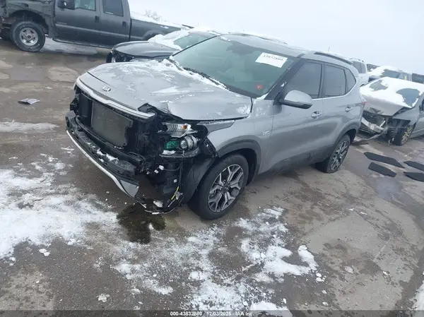 KNDERCAA2M7131111 2021 KIA SELTOS - Image 2