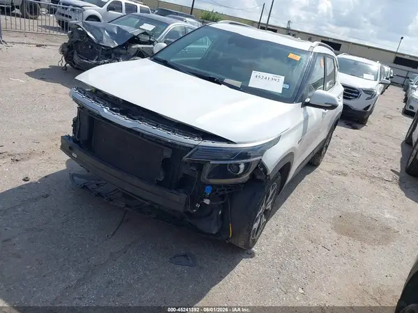 KNDERCAA2M7158289 2021 KIA SELTOS - Image 2