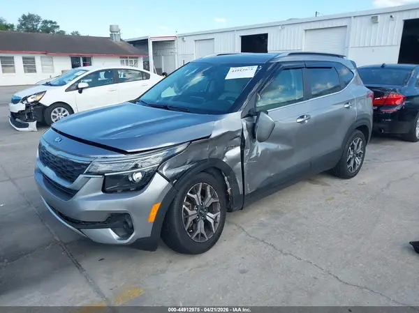 KNDERCAA2M7160141 2021 KIA SELTOS - Image 2