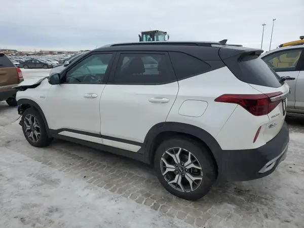 KNDERCAA2M7161225 2021 KIA SELTOS - Image 2