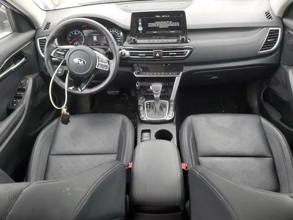 KNDERCAA2M7161225 2021 KIA SELTOS - Image 8
