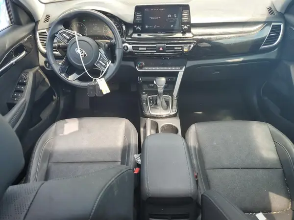 KNDERCAA2M7218040 2021 KIA SELTOS - Image 8