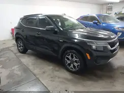 KNDERCAA2N7236913 2022 KIA SELTOS