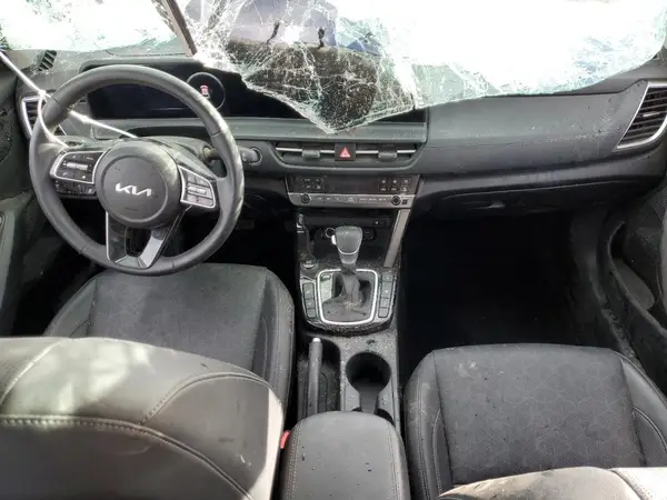KNDERCAA2R7646357 2024 KIA SELTOS - Image 8