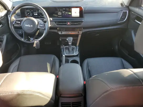 KNDERCAA2S7693832 2025 KIA SELTOS - Image 8