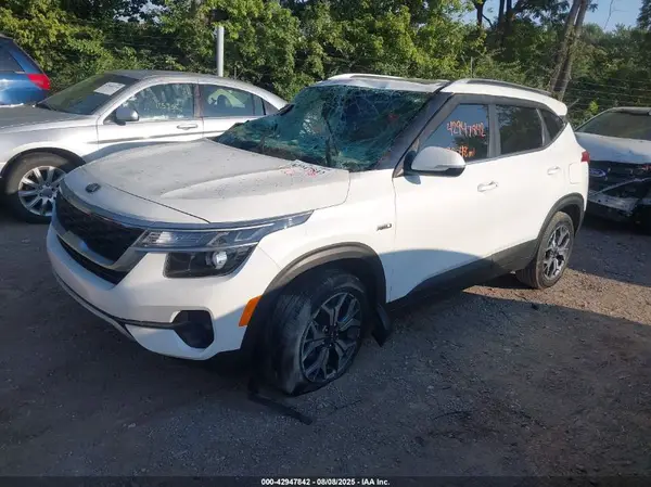 KNDERCAA3M7076460 2021 KIA SELTOS - Image 2