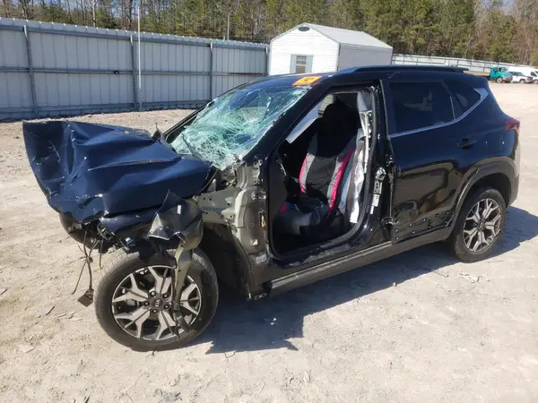 KNDERCAA3M7078113 2021 KIA SELTOS - Image 1