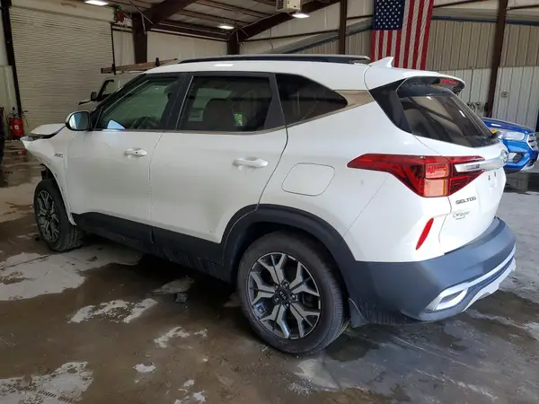 KNDERCAA3M7088477 2021 KIA SELTOS - Image 2