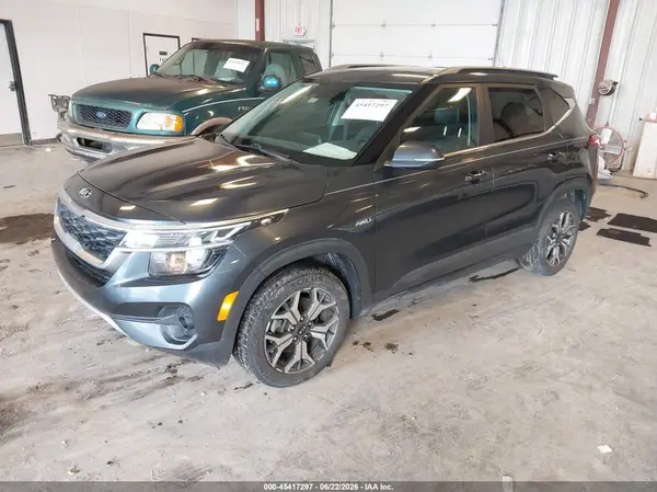 KNDERCAA3M7103608 2021 KIA SELTOS - Image 2