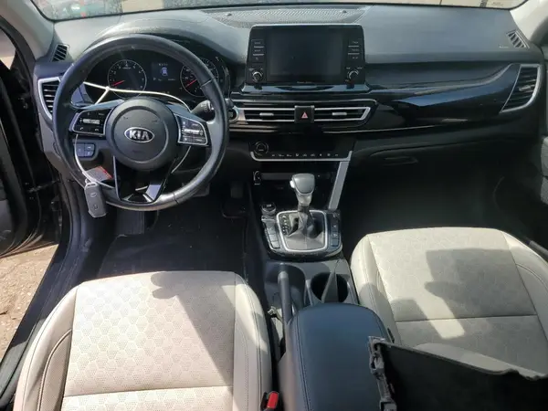 KNDERCAA3M7120103 2021 KIA SELTOS - Image 8