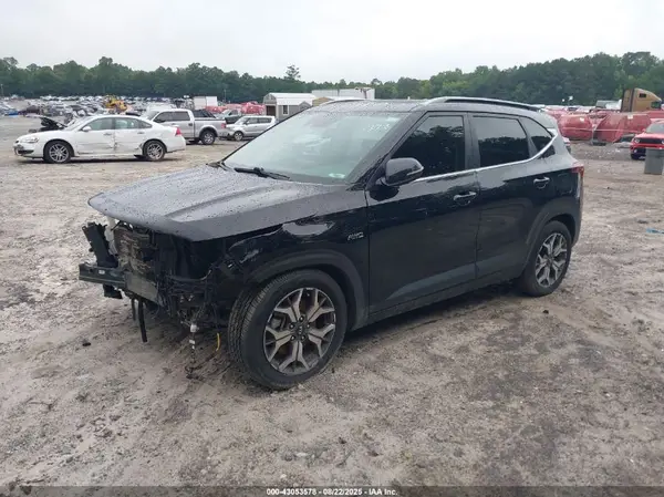 KNDERCAA3M7121378 2021 KIA SELTOS - Image 2