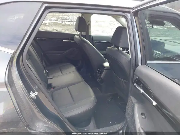 KNDERCAA3M7131277 2021 KIA SELTOS - Image 8
