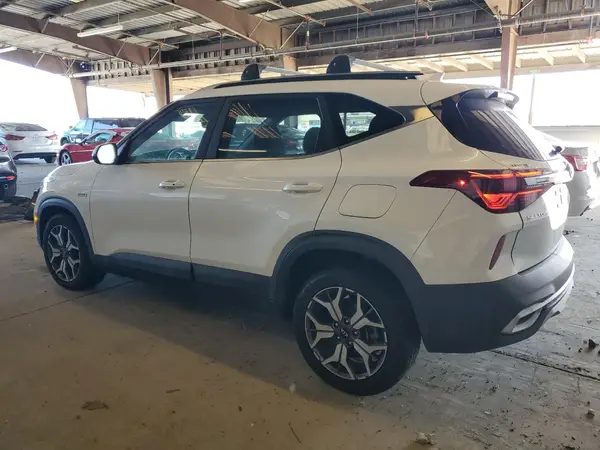 KNDERCAA3M7191561 2021 KIA SELTOS - Image 2